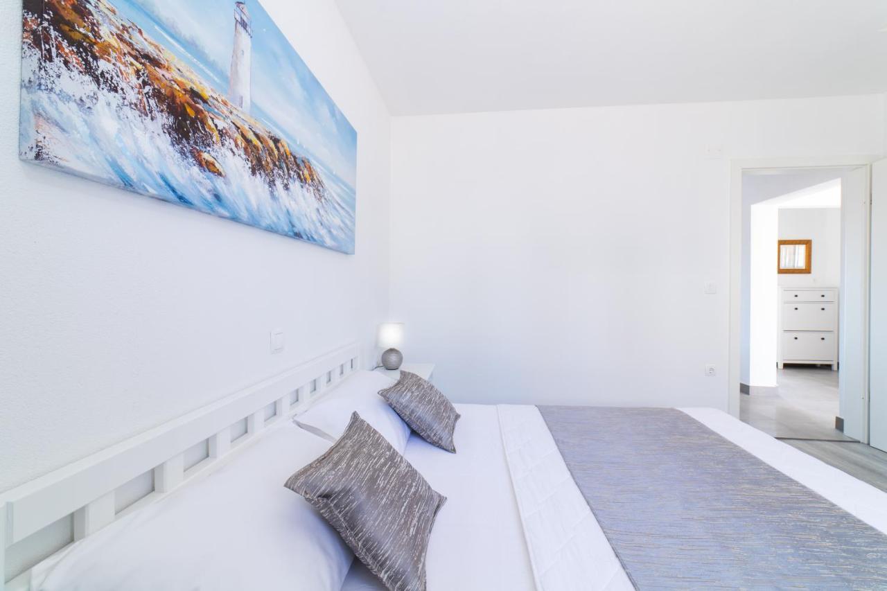 Villa Sun Garden - 4 Star Villa With Heated Swimming Pool, Quiet Bay, Bbq, 50M From The Sea 밀나 외부 사진