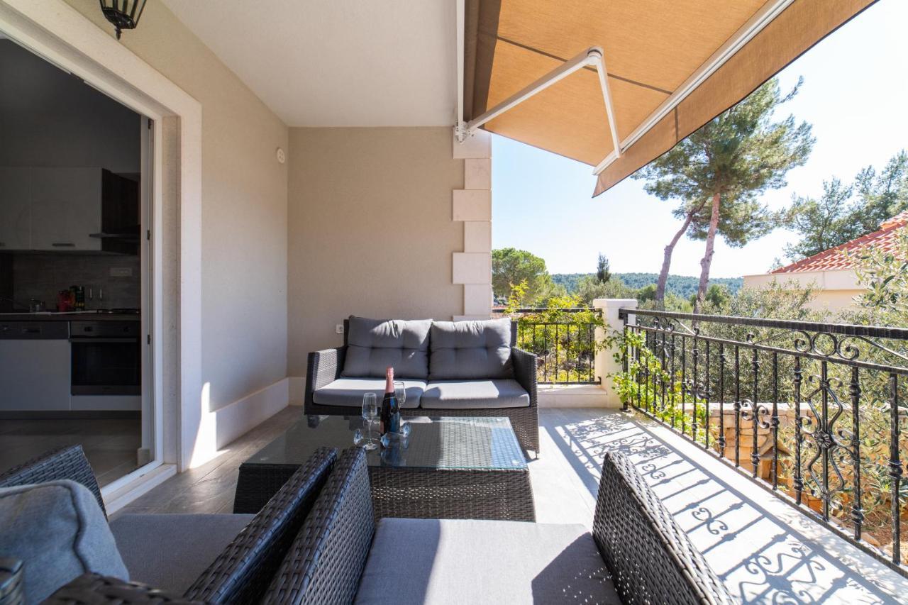 Villa Sun Garden - 4 Star Villa With Heated Swimming Pool, Quiet Bay, Bbq, 50M From The Sea 밀나 외부 사진